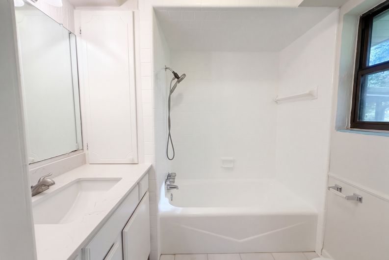 Photo 15 of 19 of 607 Turtle Creek Dr, Greenville, TX