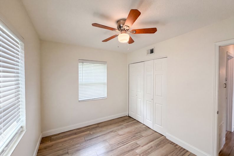 Photo 11 of 19 of 2242 E Dana Dr, Deltona, FL