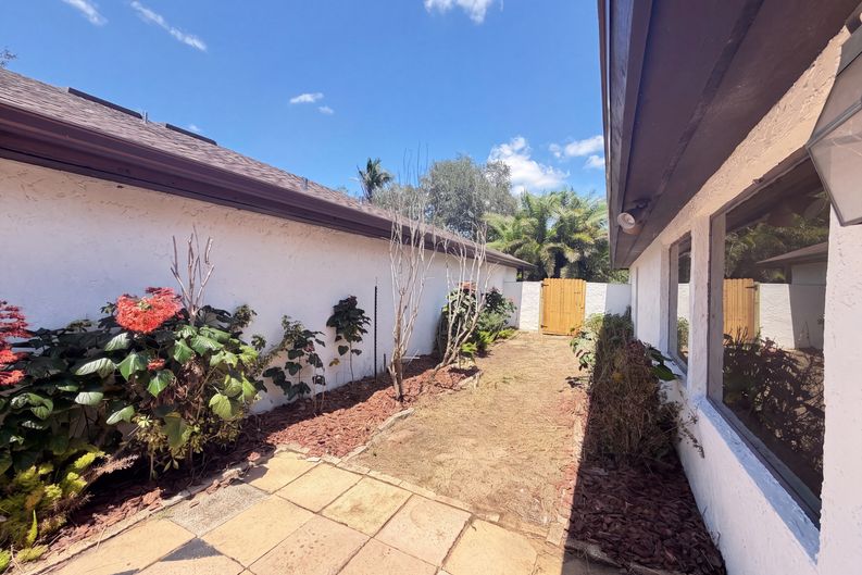 Photo 18 of 22 of 109 Tuxford Dr, Haines City, FL