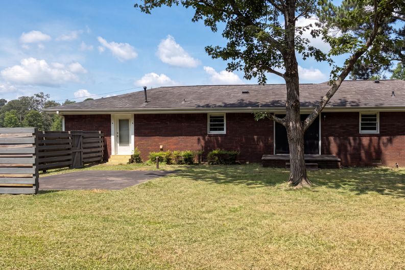 Photo 5 of 28 of 267 Decatur Rd, McDonough, GA