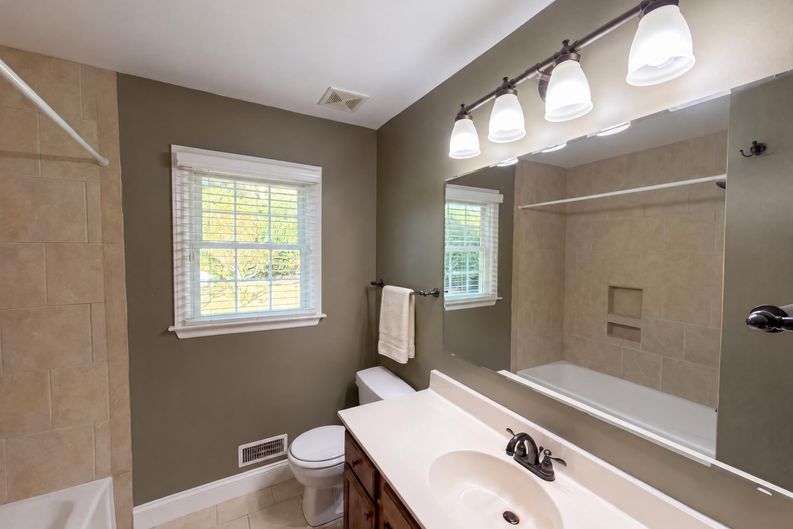 Photo 19 of 30 of 201 Wainsley Pl, Matthews, NC