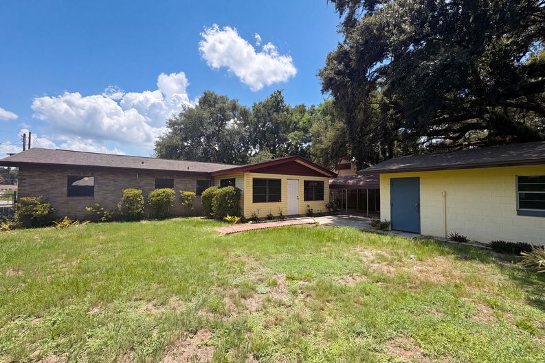 Photo 5 of 17 of 3129 Avenue W NW, Winter Haven, FL