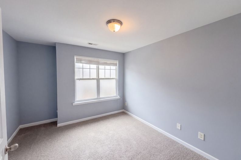 Photo 10 of 18 of 5108 Lady Of The Lake Dr, Raleigh, NC