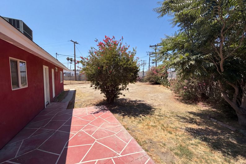 Photo 18 of 20 of 215 Laurel Ln, Hemet, CA