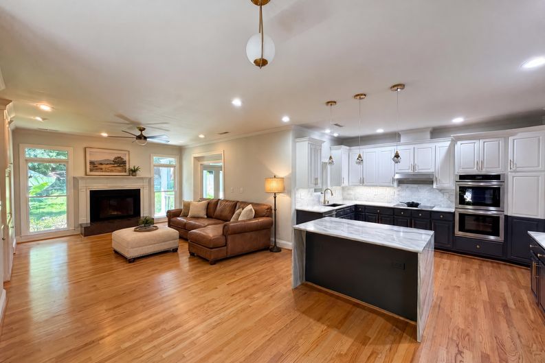 Photo 3 of 21 of 5309 Lancelot Dr, Charlotte, NC