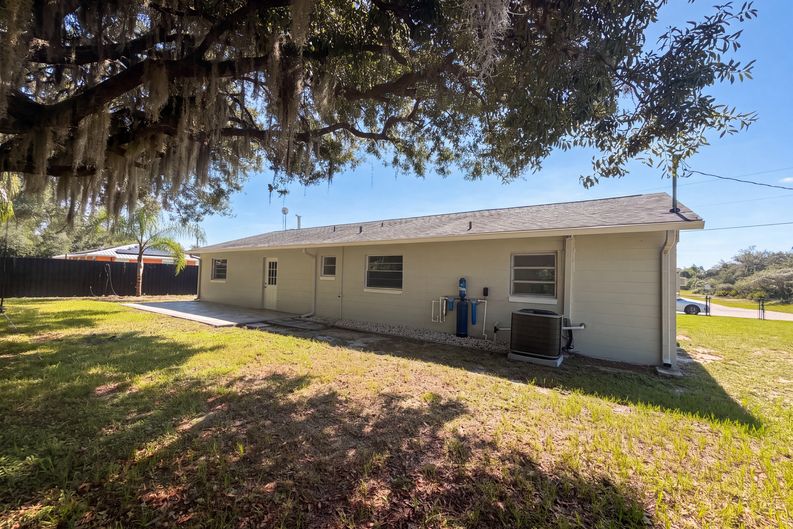 Photo 5 of 16 of 417 Calumet Rd, Avon Park, FL