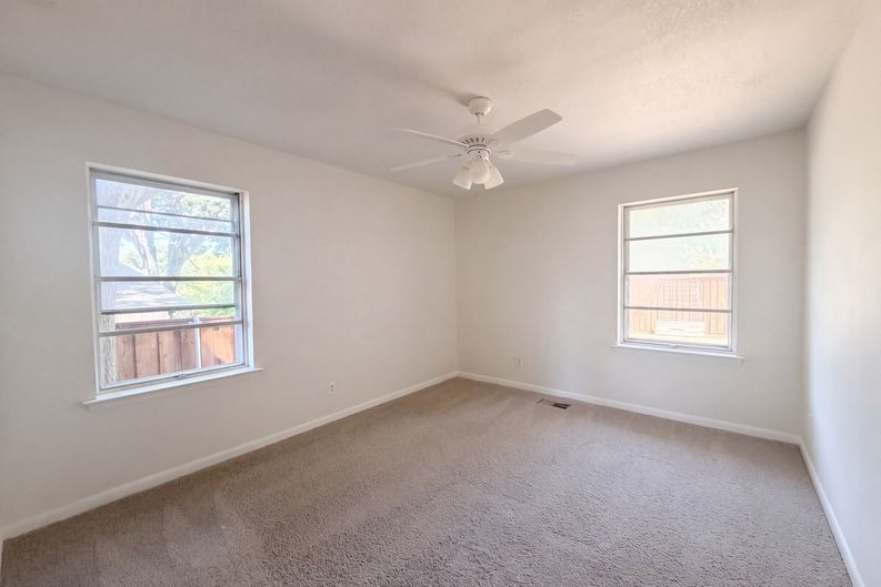 Photo 7 of 23 of 808 Griffin St, McKinney, TX
