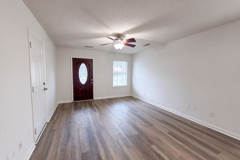 Photo 6 of 18 of 293 Hastings Dr, Goose Creek, SC