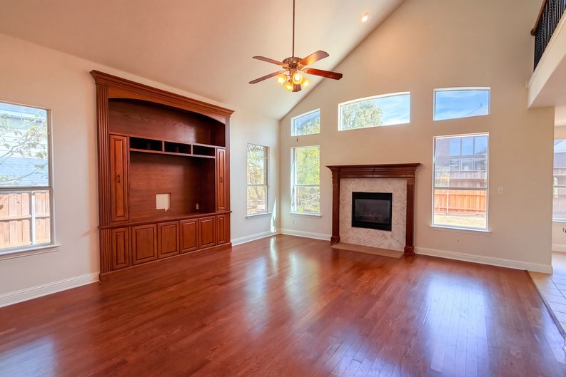 Photo 9 of 24 of 2446 Chesterfield Rd, Garland, TX