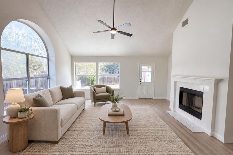 Photo 3 of 28 of 16205 Glorious Ln, Pflugerville, TX