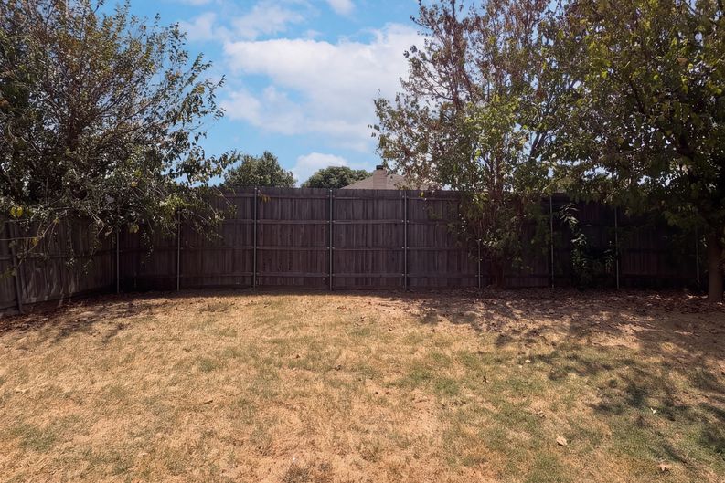 Photo 16 of 17 of 1910 Tawakani Ln, Little Elm, TX