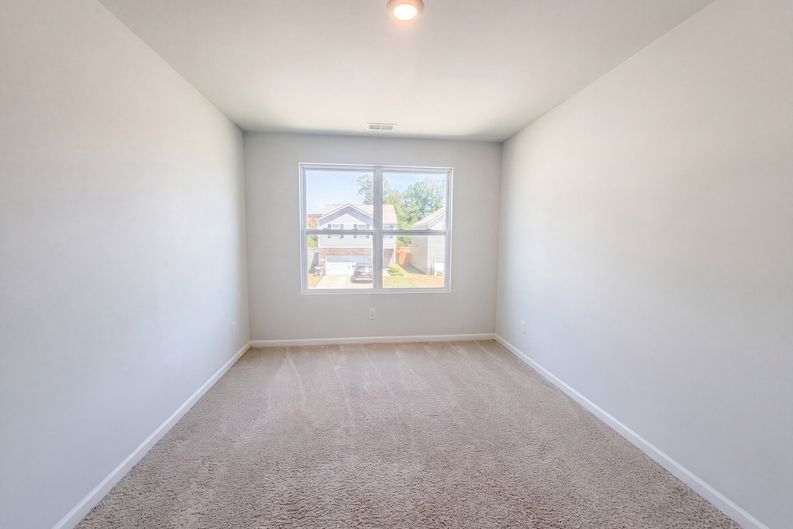 Photo 11 of 21 of 9181 War Eagles Way, Ashland City, TN