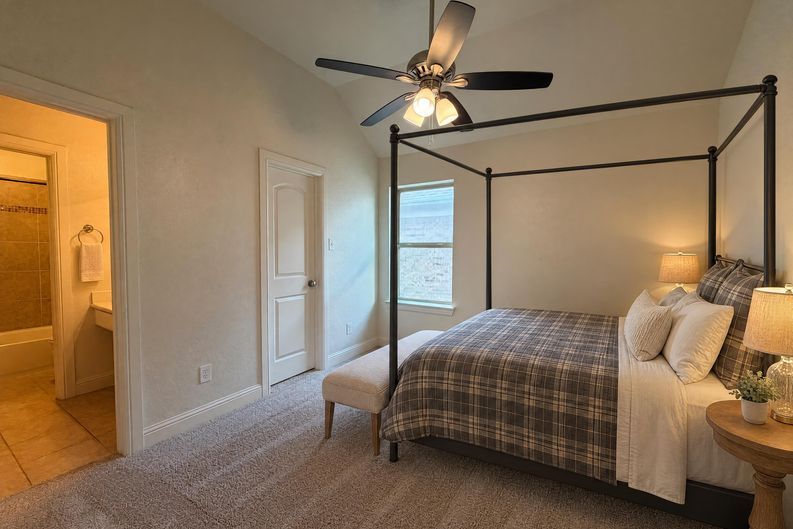 Photo 31 of 43 of 4409 Elmgreen Dr, Roanoke, TX