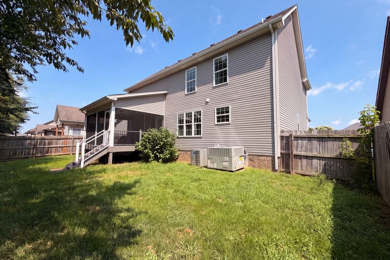 Photo 24 of 27 of 1733 Apache Way, Clarksville, TN