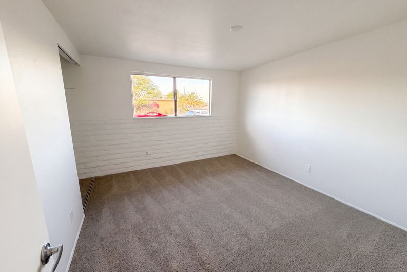 Photo 8 of 15 of 8421 E Balfour Dr, Tucson, AZ