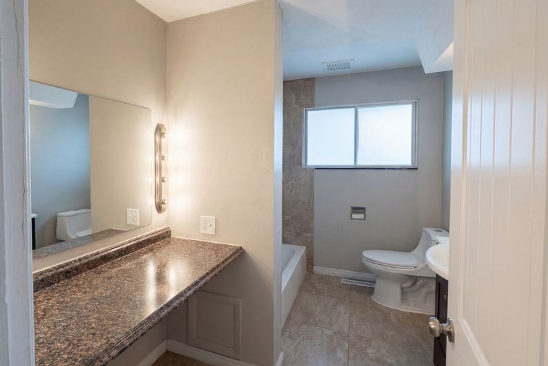 Photo 11 of 22 of 750 W Gentile St, Layton, UT