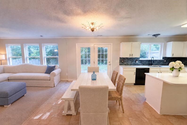 Photo 6 of 18 of 2502 Harwood Hills Ln, Charlotte, NC