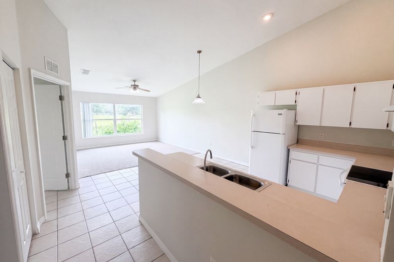 Photo 7 of 27 of 37209 Grassy Hill Ln, Dade City, FL