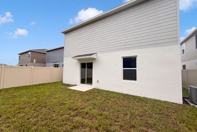 Photo 5 of 23 of 5420 Meadow Walk Dr, Davenport, FL