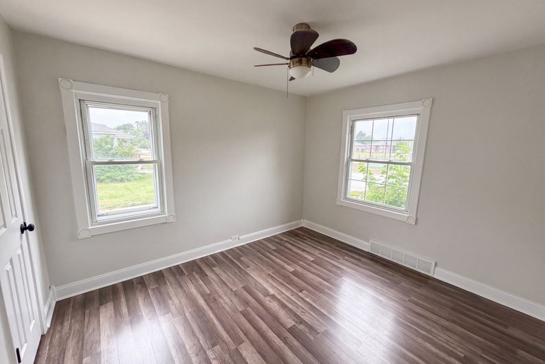 Photo 4 of 20 of 17590 Eastland St, Roseville, MI