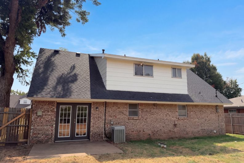 Photo 5 of 24 of 4805 Michael Dr, Oklahoma City, OK