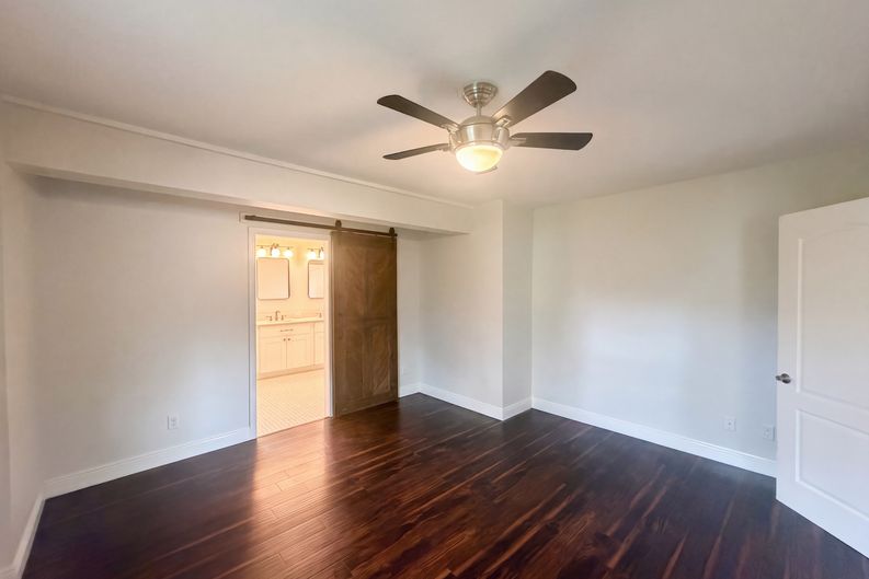 Photo 4 of 21 of 10806 W Elbow Dr, Tampa, FL
