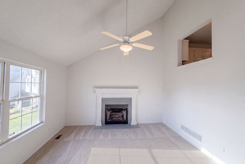 Photo 3 of 25 of 801 Courtland Ct, Belton, MO