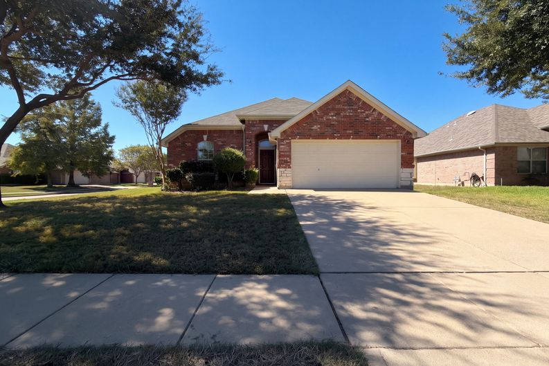 Photo 20 of 21 of 5327 Lake Gardens Dr, Grand Prairie, TX