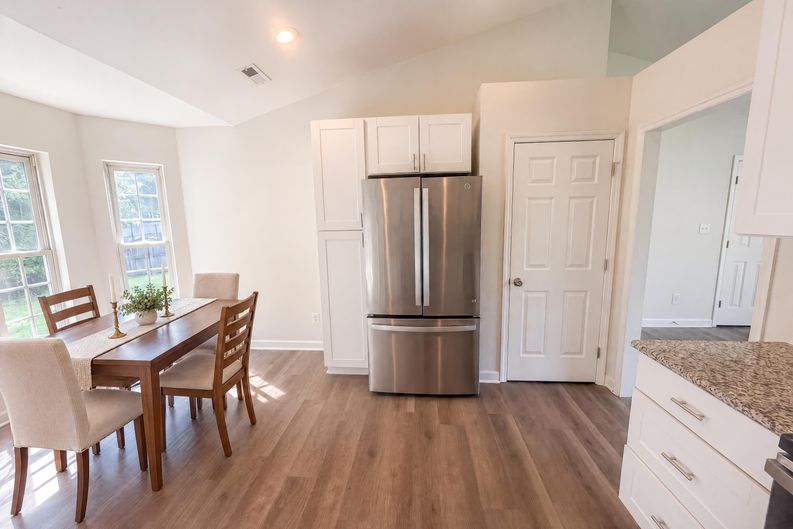 Photo 7 of 17 of 2110 Carlisle Way, High Point, NC