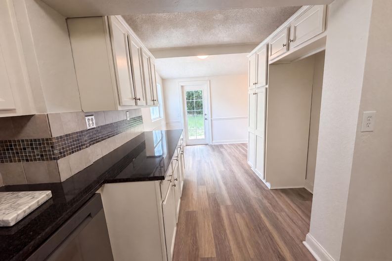 Photo 8 of 22 of 5630 Temple Rd, Jacksonville, FL