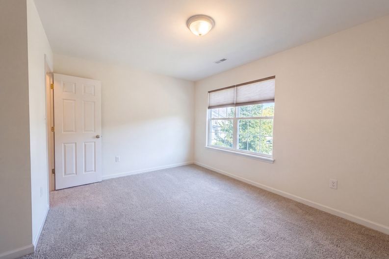 Photo 12 of 20 of 5128 Suson Ridge Dr, Saint Louis, MO