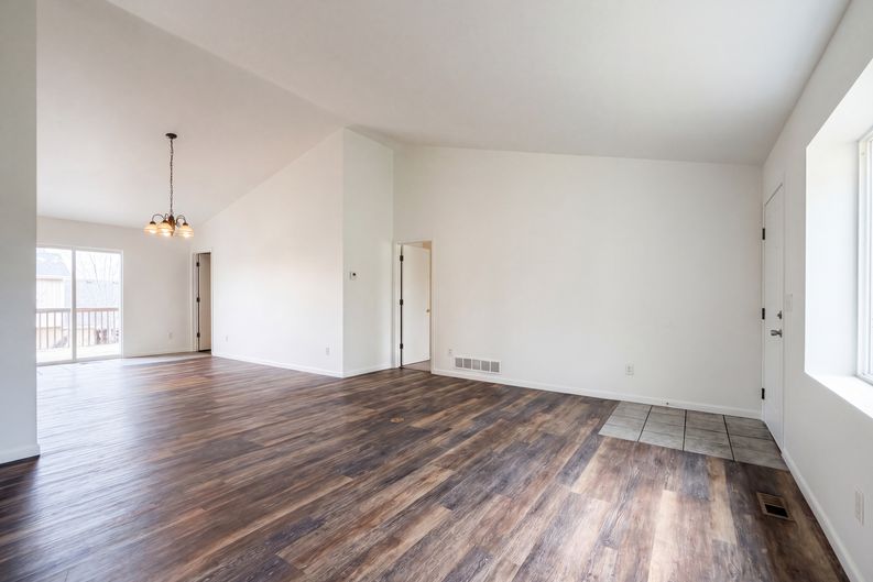Photo 6 of 28 of 4098 La Junta Dr, Loveland, CO