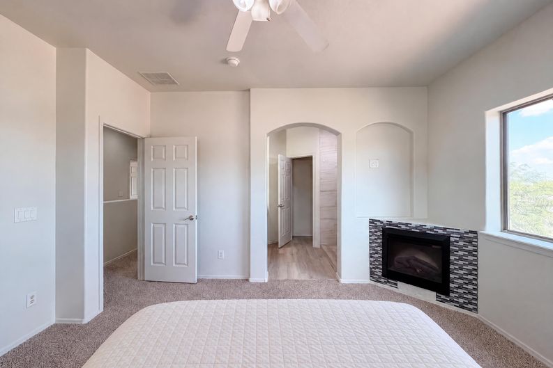 Photo 9 of 31 of 5641 S 10th Dr, Phoenix, AZ