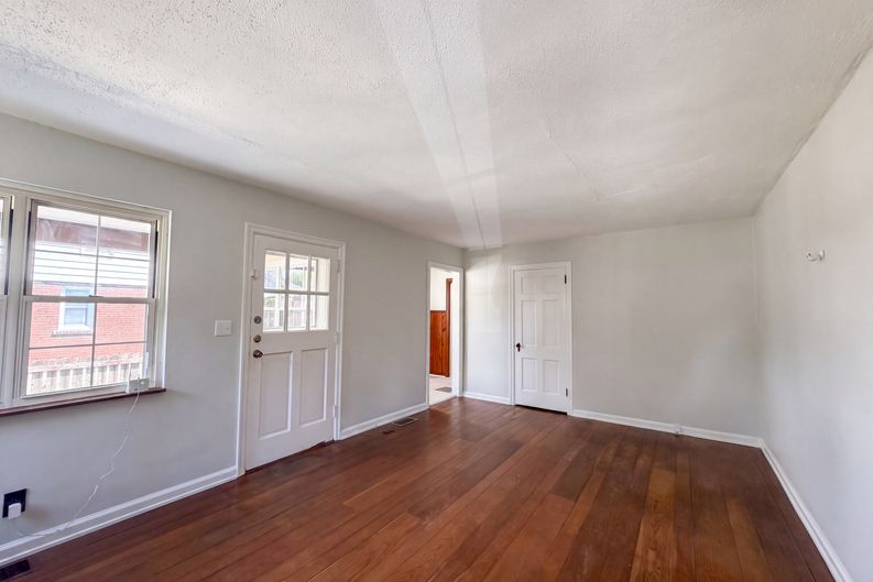 Photo 11 of 21 of 1304 Coolidge Ave, Cincinnati, OH