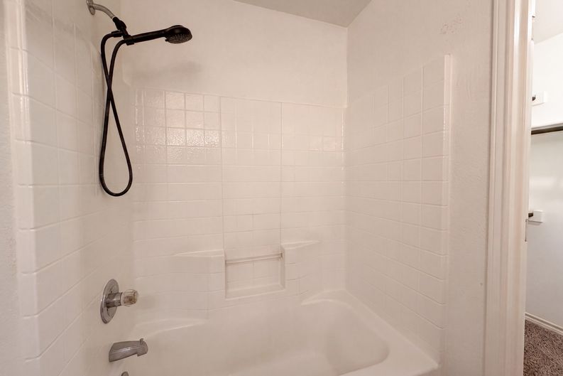 Photo 11 of 16 of 3132 Evangeline Rd, Fort Worth, TX