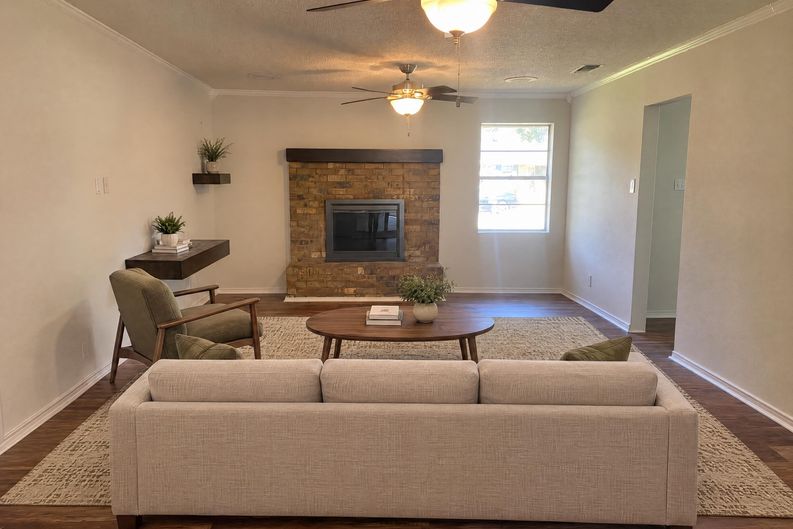 Photo 11 of 35 of 1607 Timberline Dr, Henderson, TX