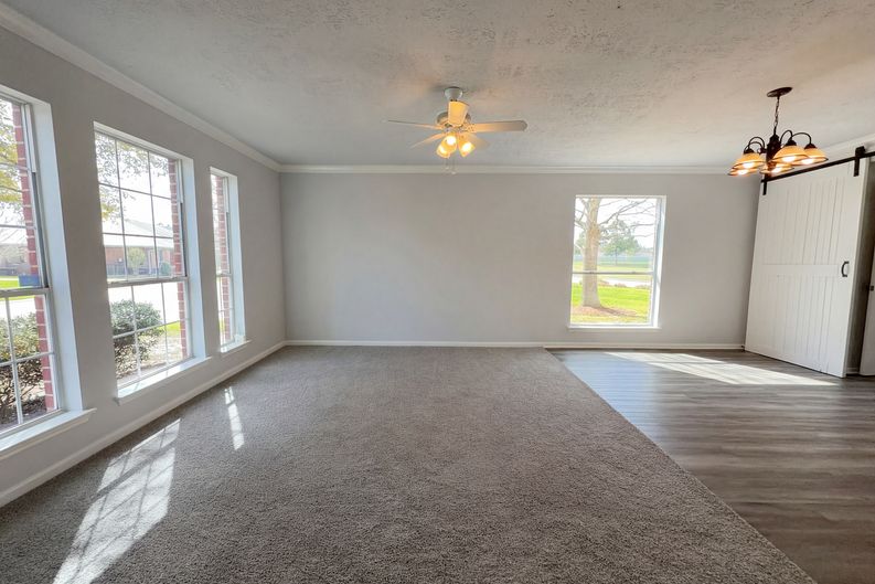 Photo 7 of 22 of 12111 Virline Ln, Houston, TX