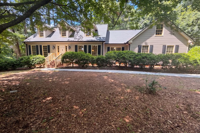 Photo 22 of 29 of 4379 Inns Brook Dr, Snellville, GA