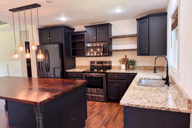 Photo 8 of 22 of 161 Brady Cole Ln, Lafayette, TN