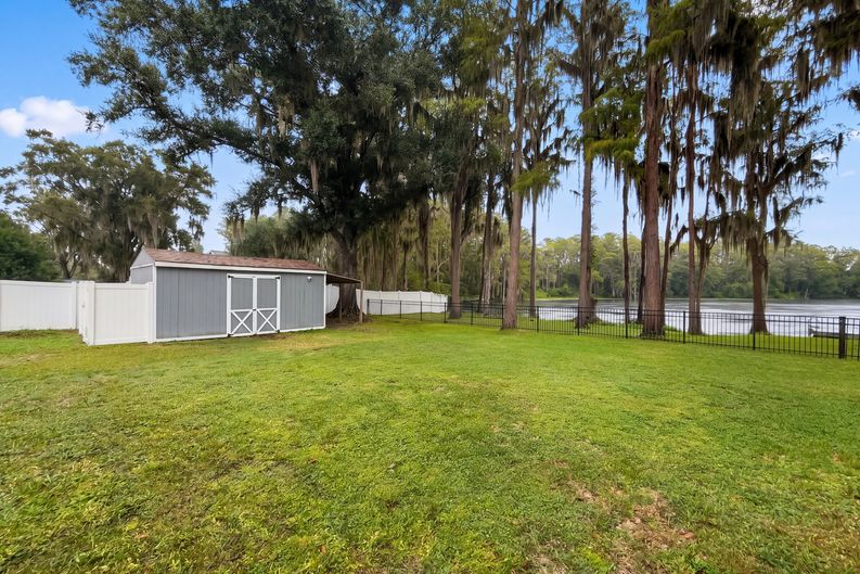 Photo 26 of 29 of 219 Willow Bend Pkwy, Lutz, FL