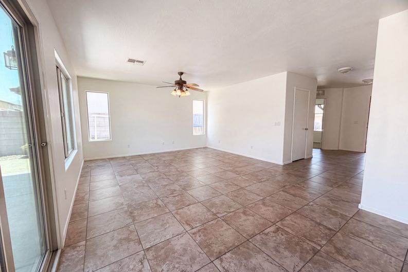 Photo 3 of 16 of 2232 E Cochise Ave, Apache Junction, AZ