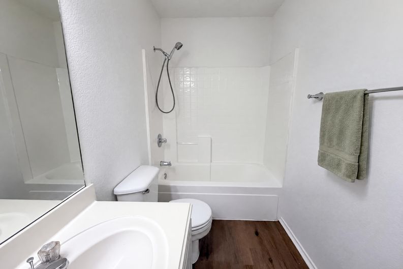 Photo 21 of 31 of 1033 Olivewood Ln, Fort Worth, TX