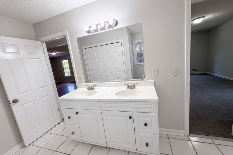 Photo 18 of 29 of 260 Woodwinds Dr, Columbia, SC