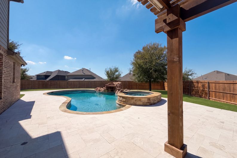 Photo 19 of 22 of 10832 Frost Pl, McKinney, TX
