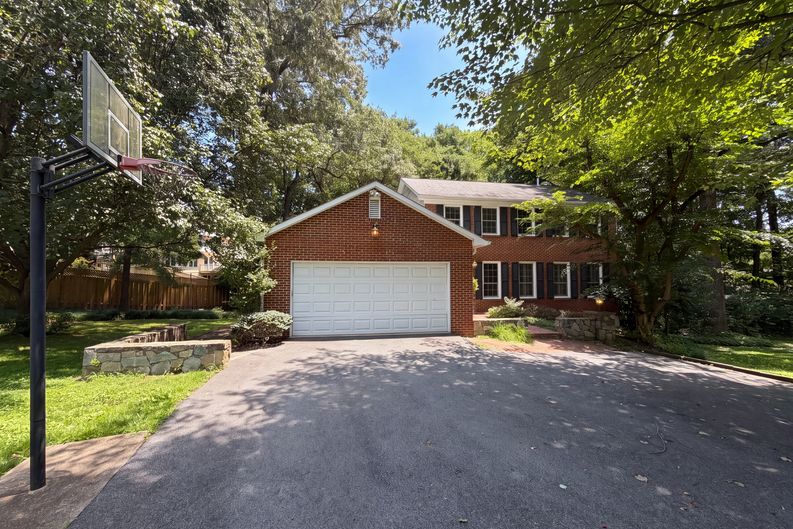 Photo 48 of 66 of 4819 Powell Rd, Fairfax, VA