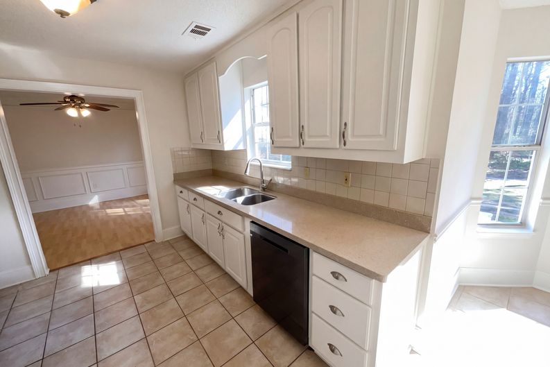 Photo 14 of 18 of 165 Christian Woods Dr, Conyers, GA
