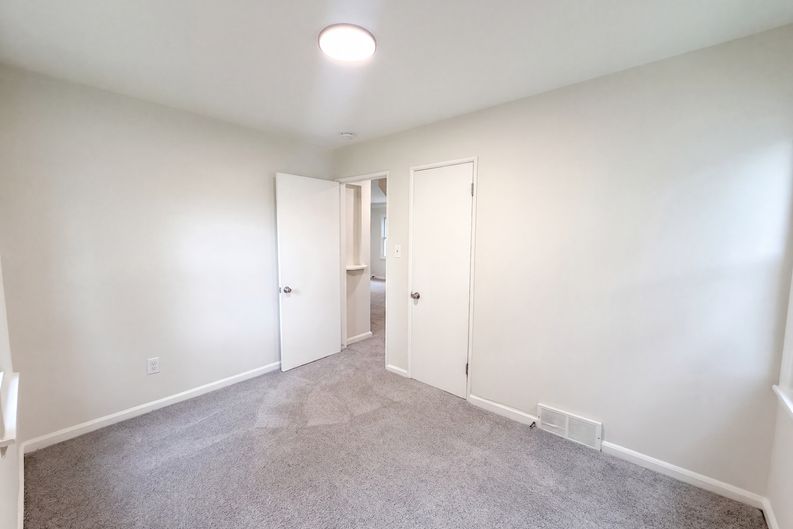 Photo 10 of 40 of 24346 Lehigh St, Dearborn Heights, MI