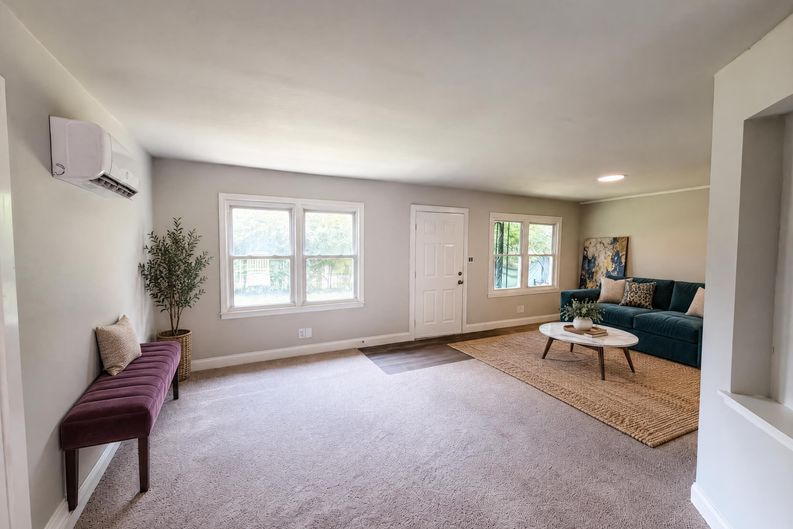 Photo 6 of 21 of 704 Morningside Dr, Mount Holly, NC