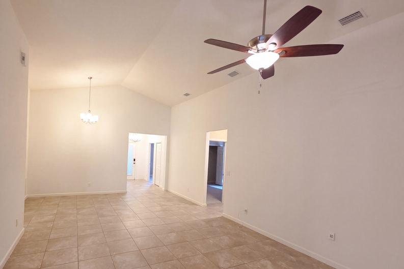 Photo 3 of 16 of 8195 Westfield Cir, Vero Beach, FL