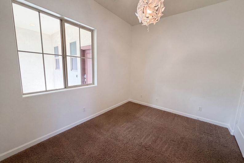 Photo 12 of 40 of 701 E Charlevoix Ave, Gilbert, AZ